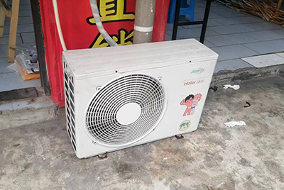 小店空调突然不制冷只吹自然风怎么办？